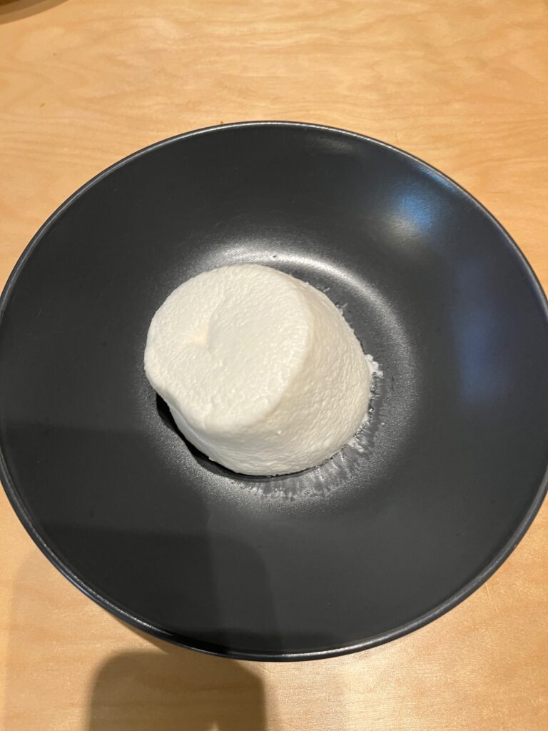 電子レンジで温めたマシュマロ