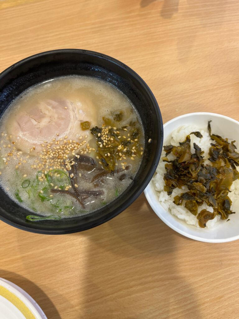 ラーメンと高菜ごはん