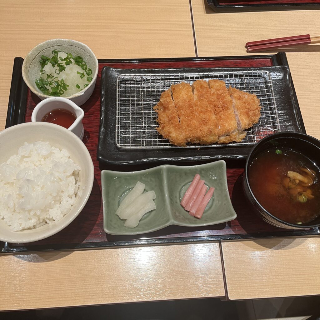 熟成三元麦豚ロースとんかつみぞれ御膳