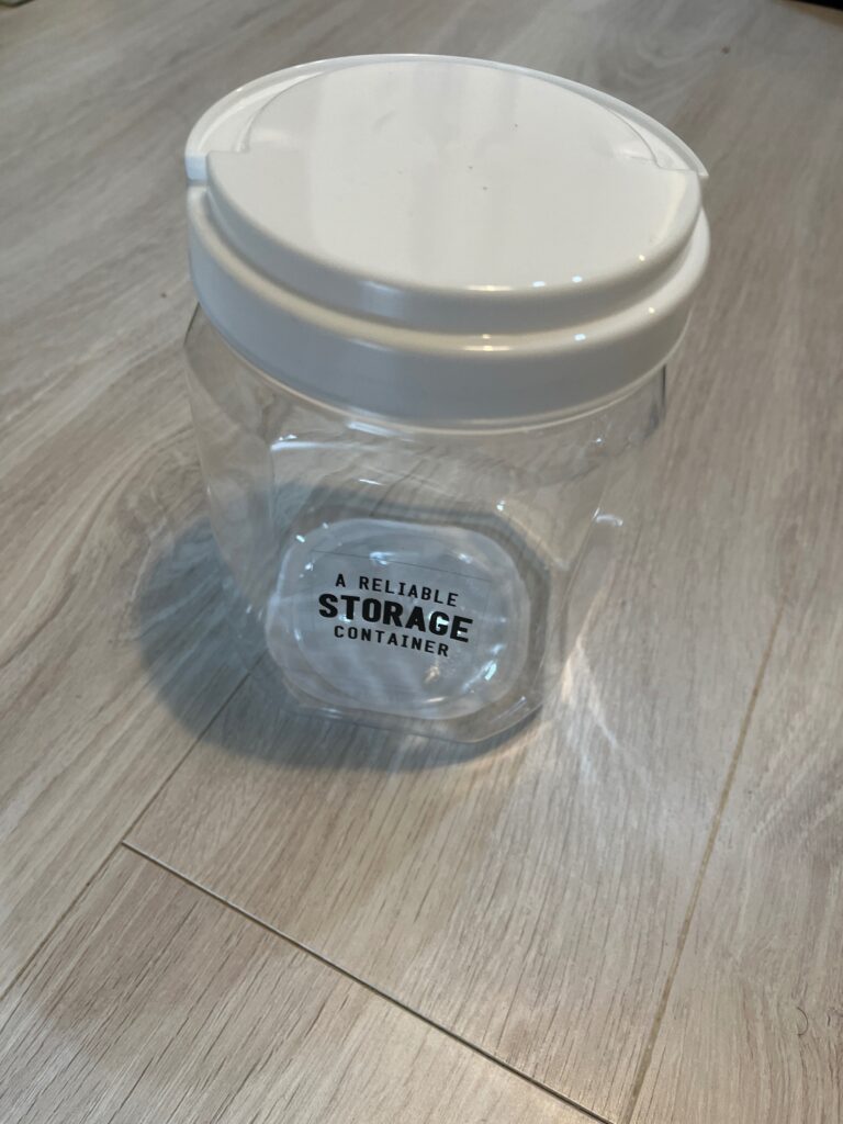 食べ物を入れるための容器