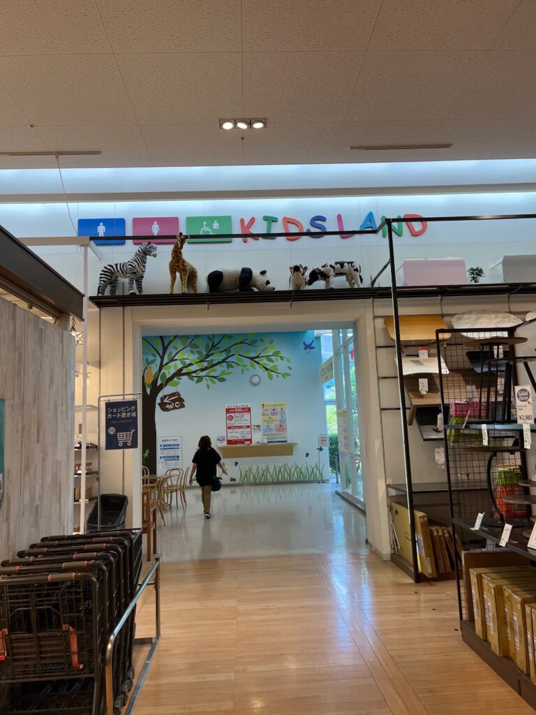 キッズランドへの通路