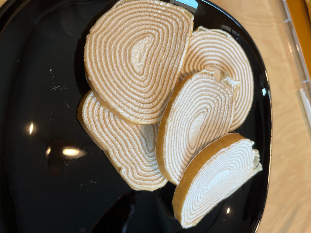 食べるようにカットした美味しそうなバームたち