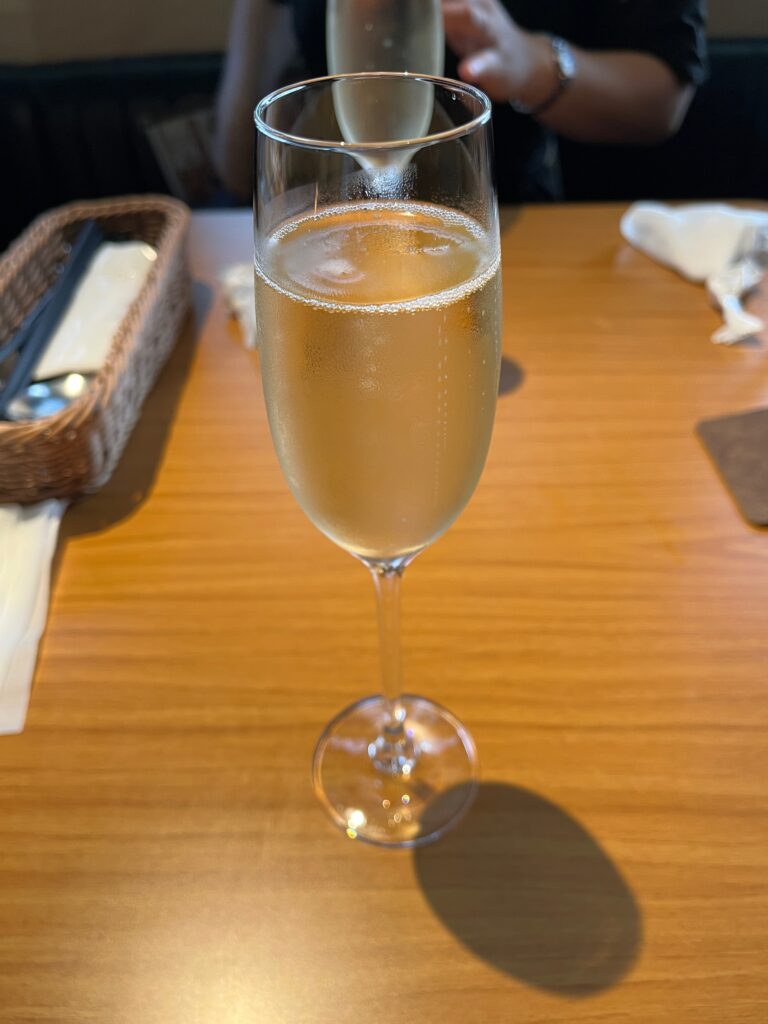 美しいグラスに注がれた飲み物
