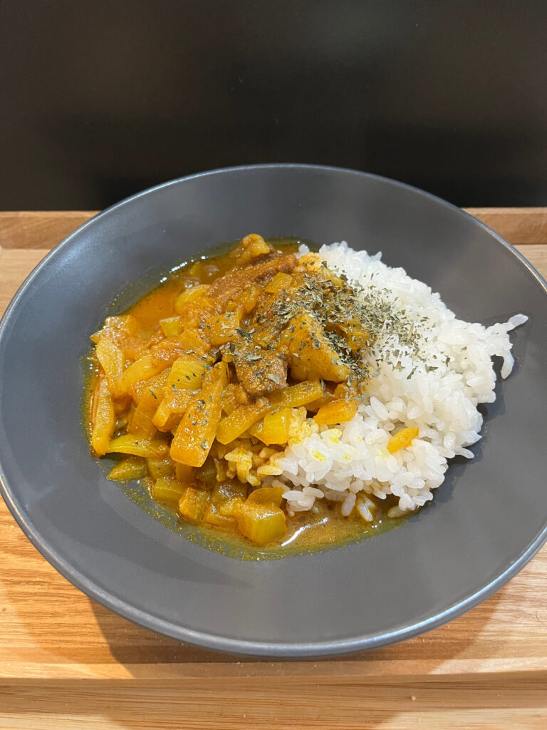 完成したスパイスカレー