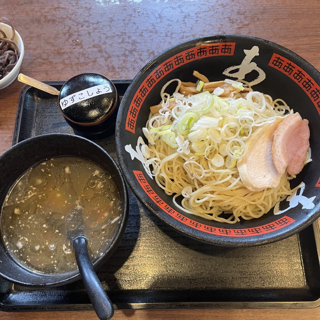 熱い時にぴったりな冷やし鶏塩麺