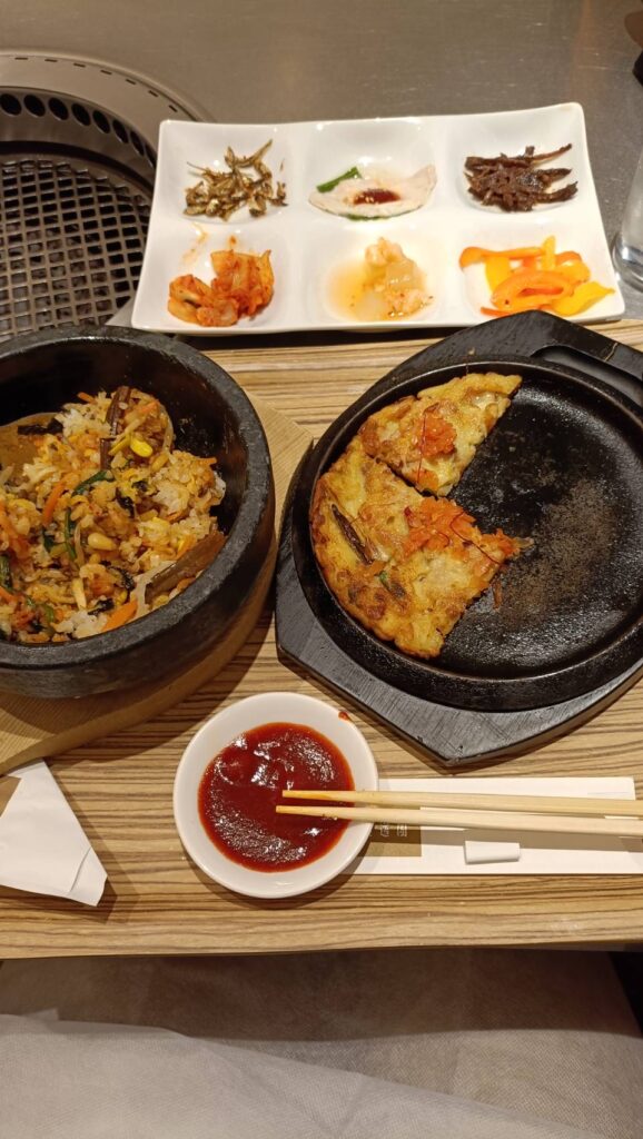 石焼ビビンパと海鮮チヂミ