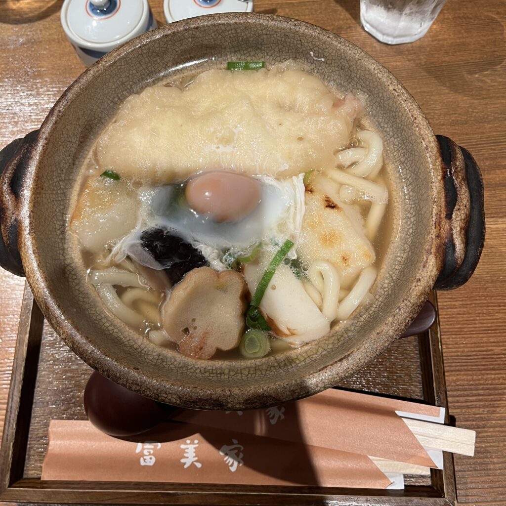 定番の鍋焼きうどん