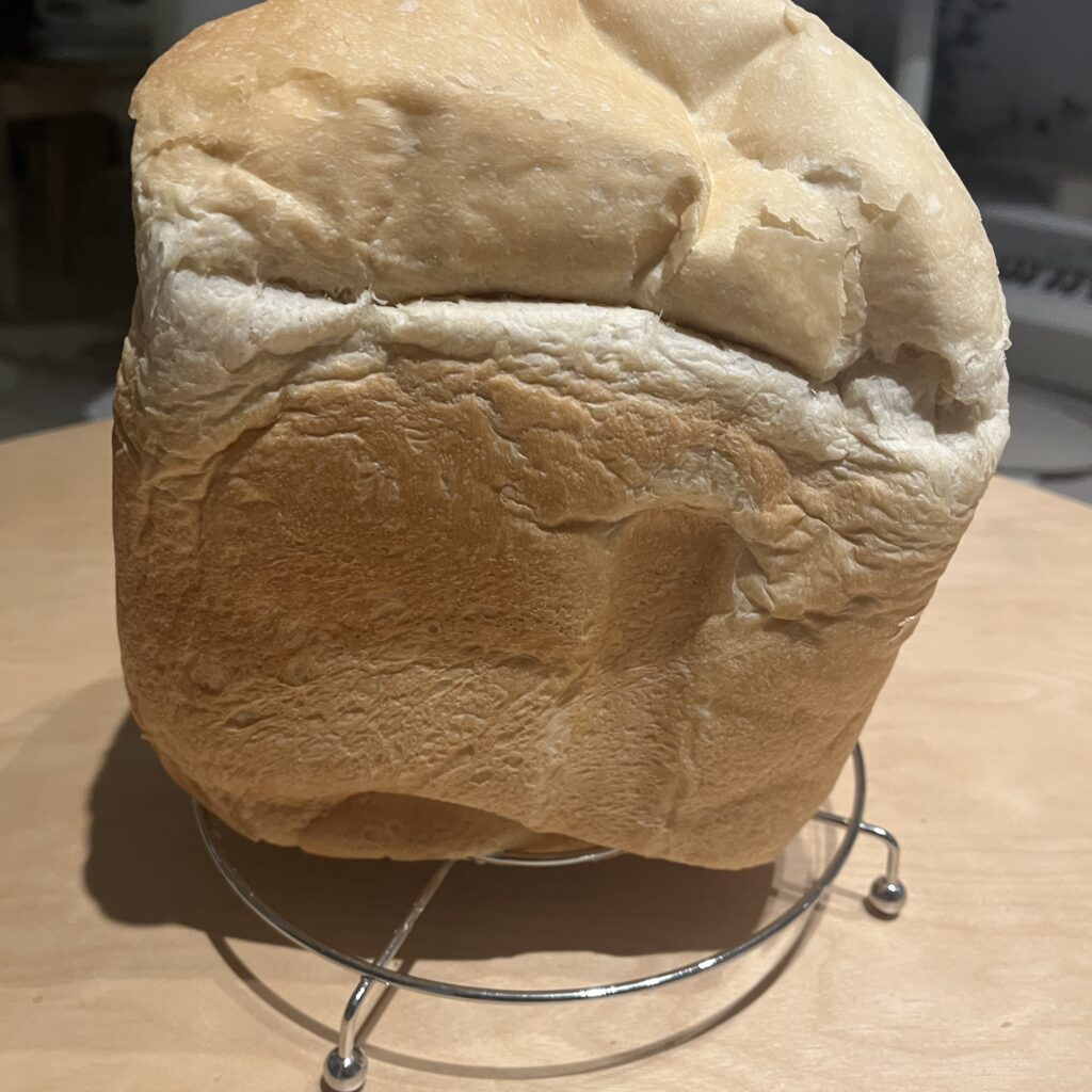 出来上がった食パン2斤