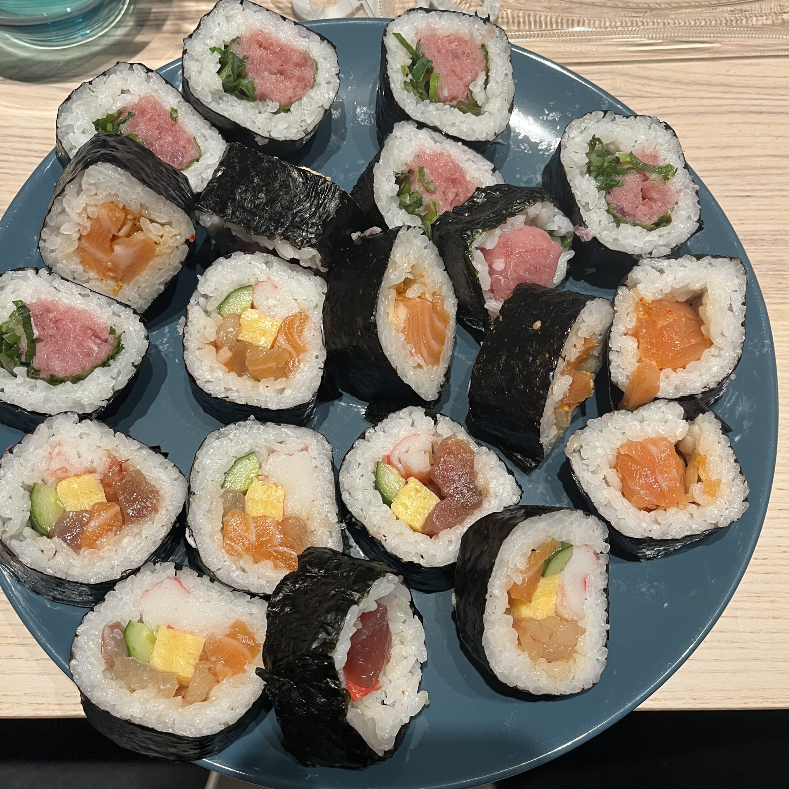 コストコの恵方巻セット3本（サーモンポキ巻・海鮮恵方巻・とろたく巻）