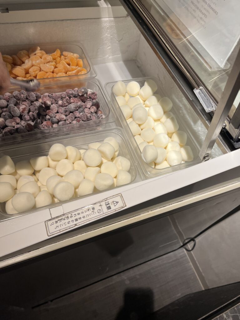 雪見大福と冷凍フルーツ