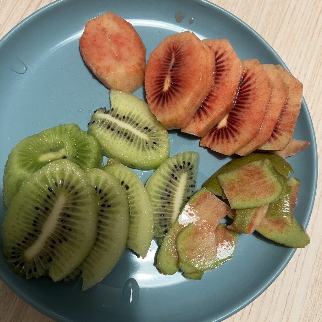 カットされたキウイフルーツ