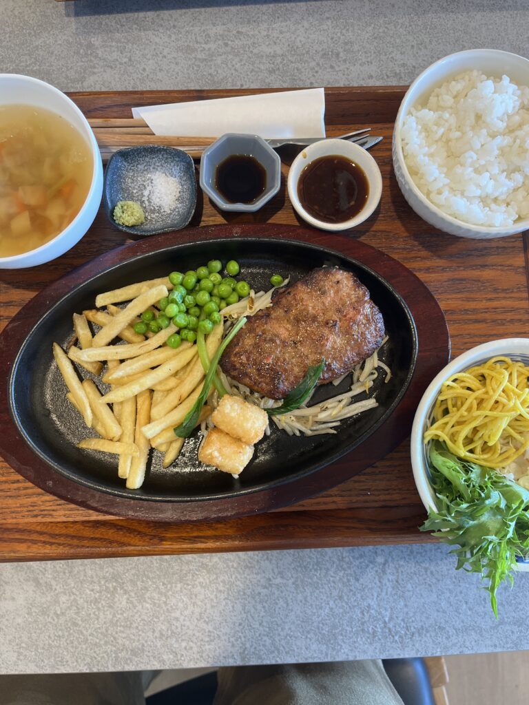ハンバーグ定食